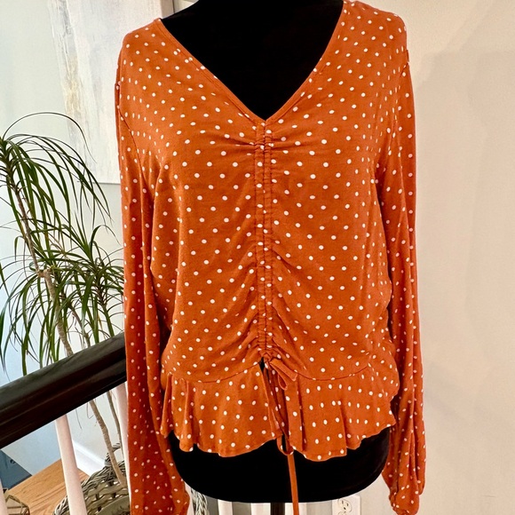Altar'd State Tops - Alter’d State Orange Polka Dot Top—Like New—Size Medium